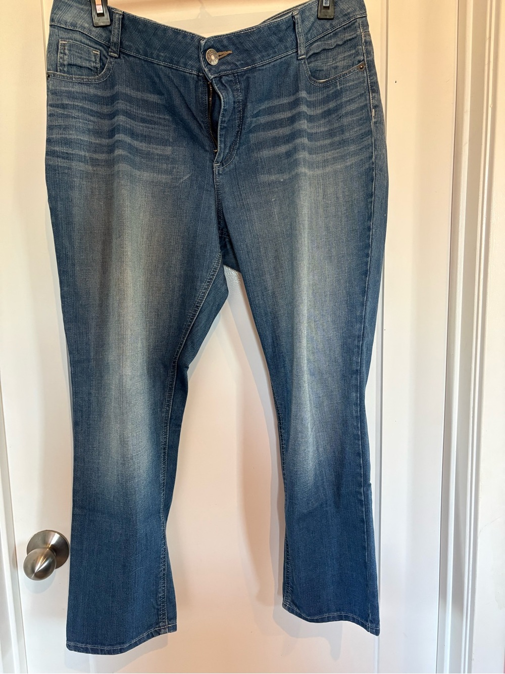 Women's Blue Faded Slim Bootcut Crop Jeans